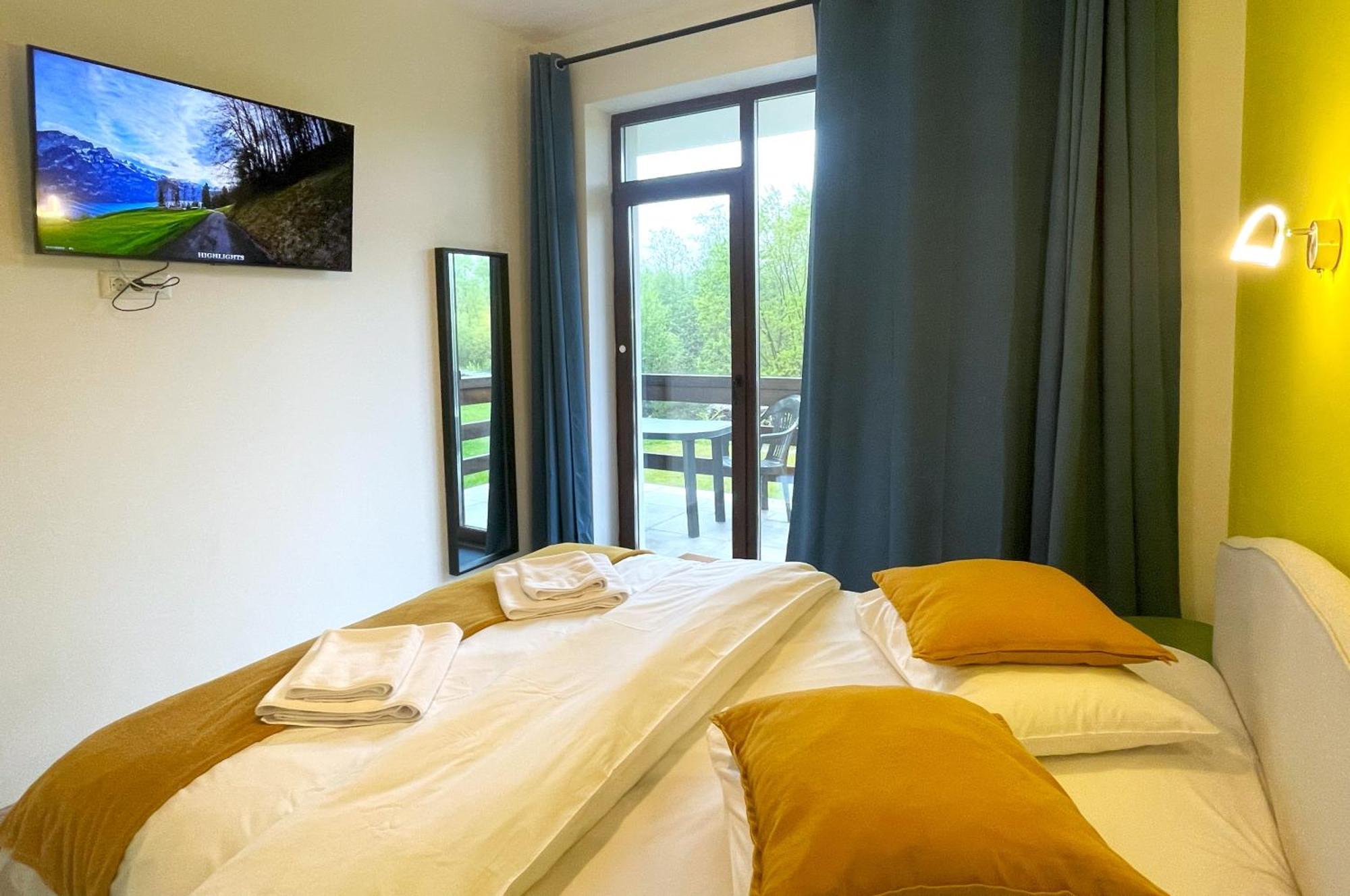 Cozy Riverfront Apartments With Garden And Mountain View บุชเตนี ภายนอก รูปภาพ
