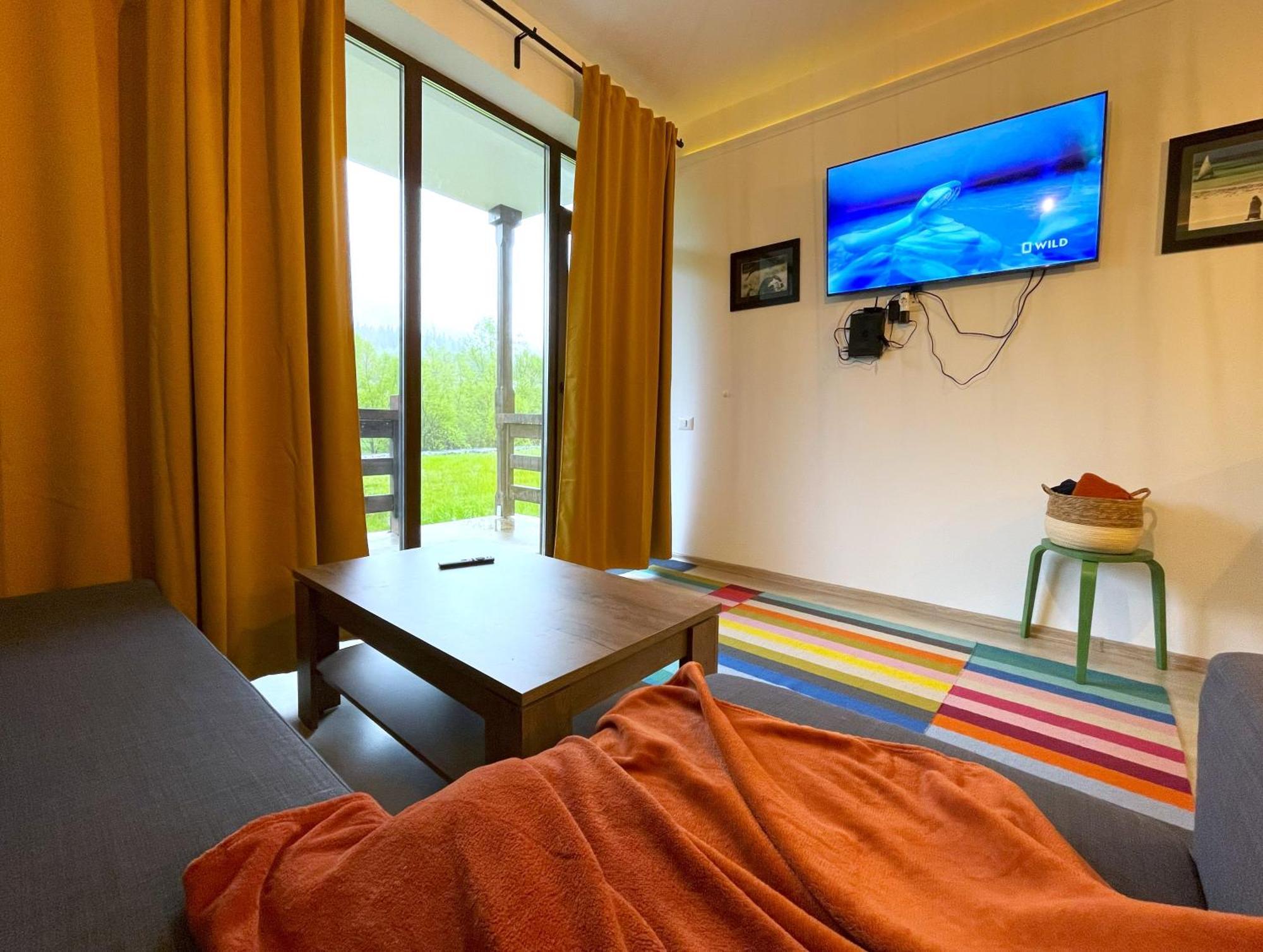 Cozy Riverfront Apartments With Garden And Mountain View บุชเตนี ภายนอก รูปภาพ