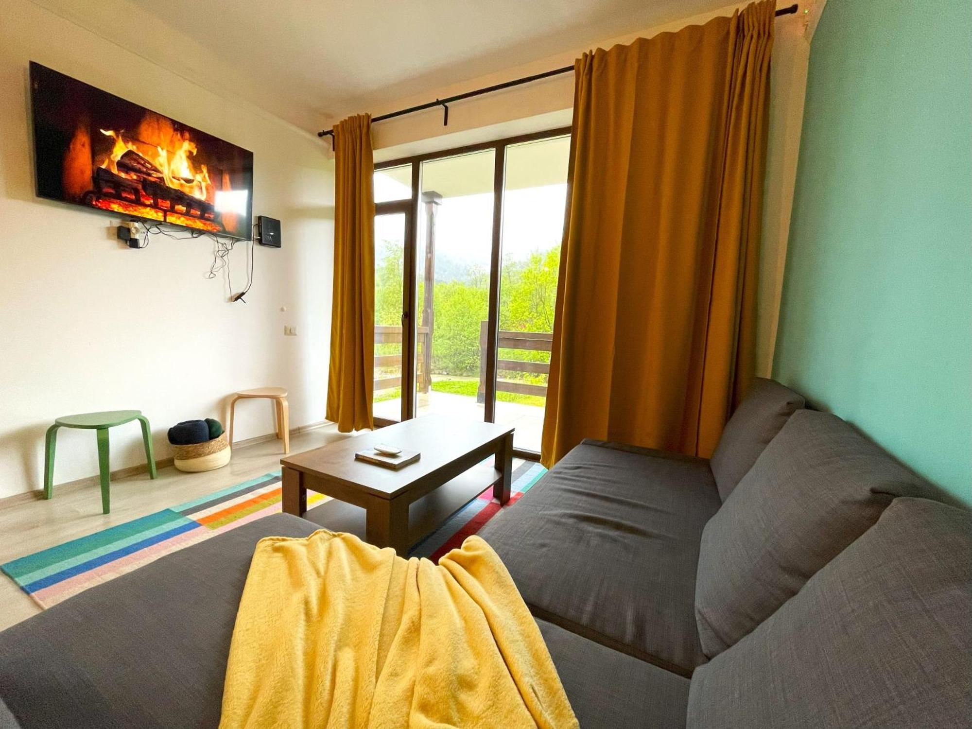 Cozy Riverfront Apartments With Garden And Mountain View บุชเตนี ภายนอก รูปภาพ