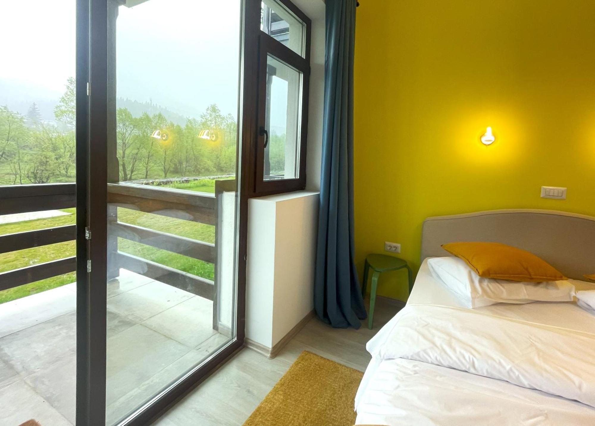 Cozy Riverfront Apartments With Garden And Mountain View บุชเตนี ภายนอก รูปภาพ